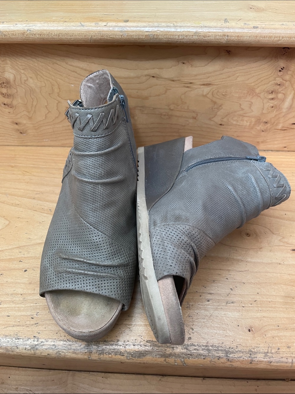 Earth | Attalea Bonaire | Perforated | Leather |Wedge |Sandal |Bootie | Size 10M